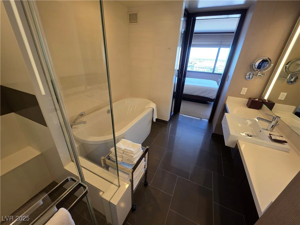 2600 Harmon, Las Vegas, NV 89158