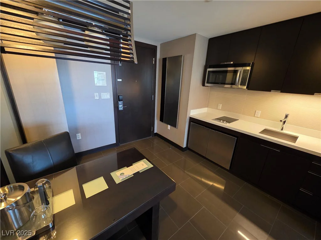 2600 Harmon, Las Vegas, NV 89158