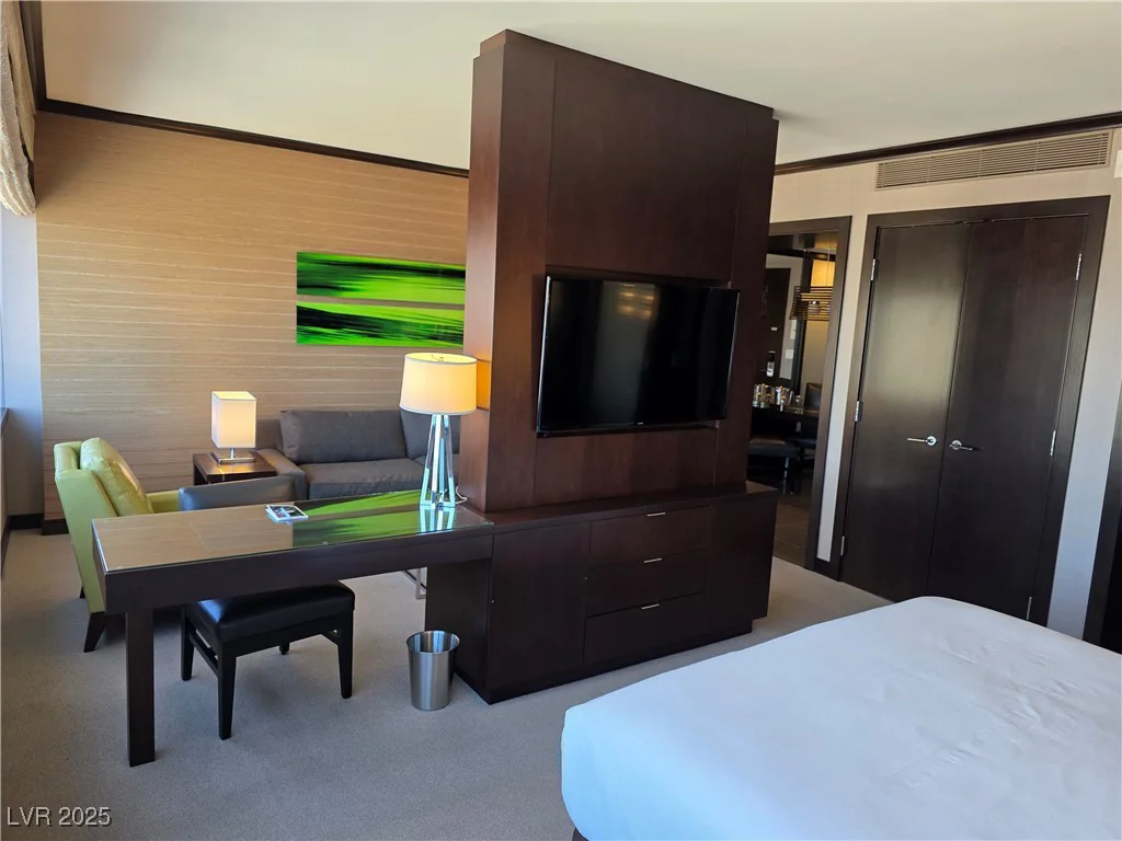 2600 Harmon, Las Vegas, NV 89158
