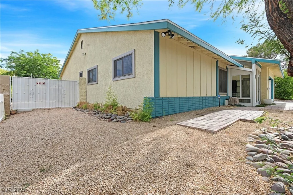 3989 Parkhaven, Las Vegas, NV 89120