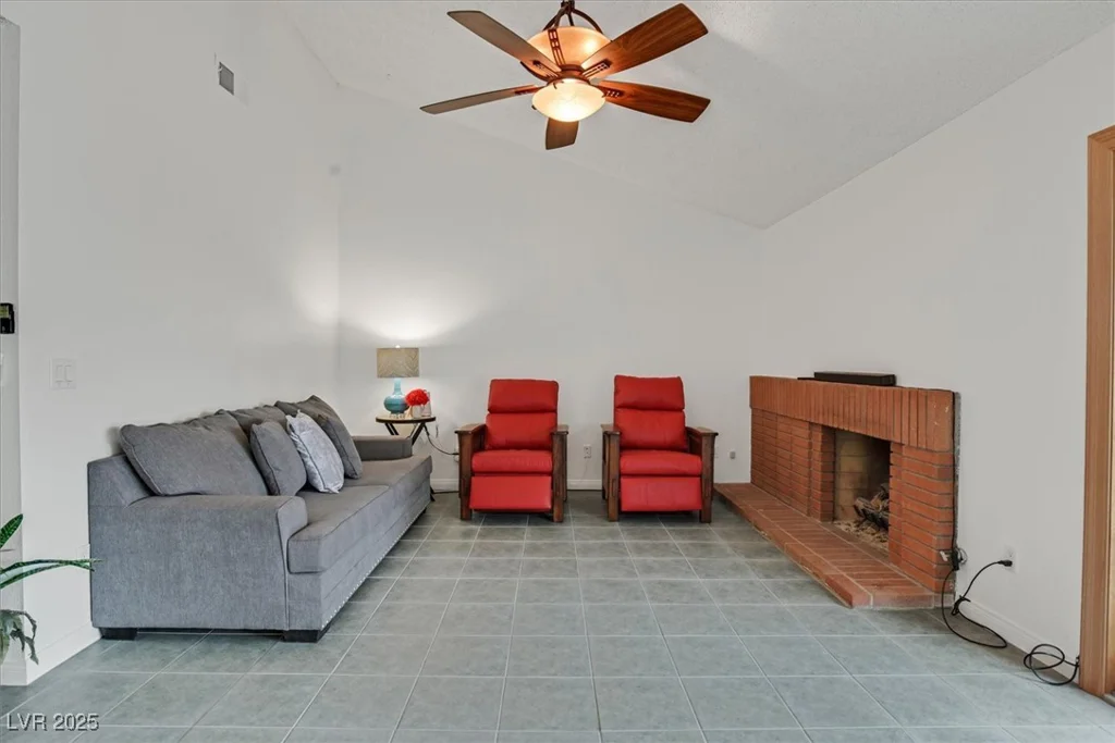 3989 Parkhaven, Las Vegas, NV 89120