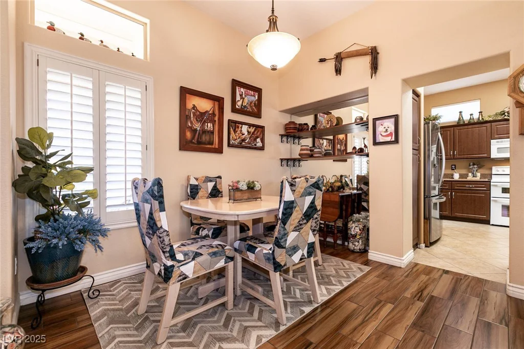 2521 Roseworthy, Las Vegas, NV 89134