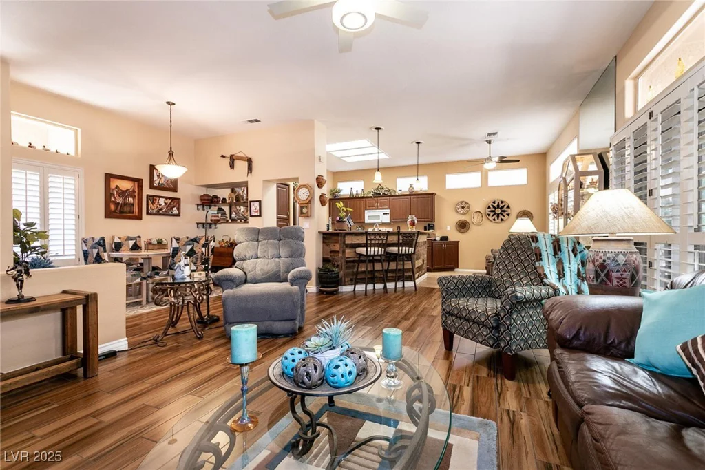 2521 Roseworthy, Las Vegas, NV 89134