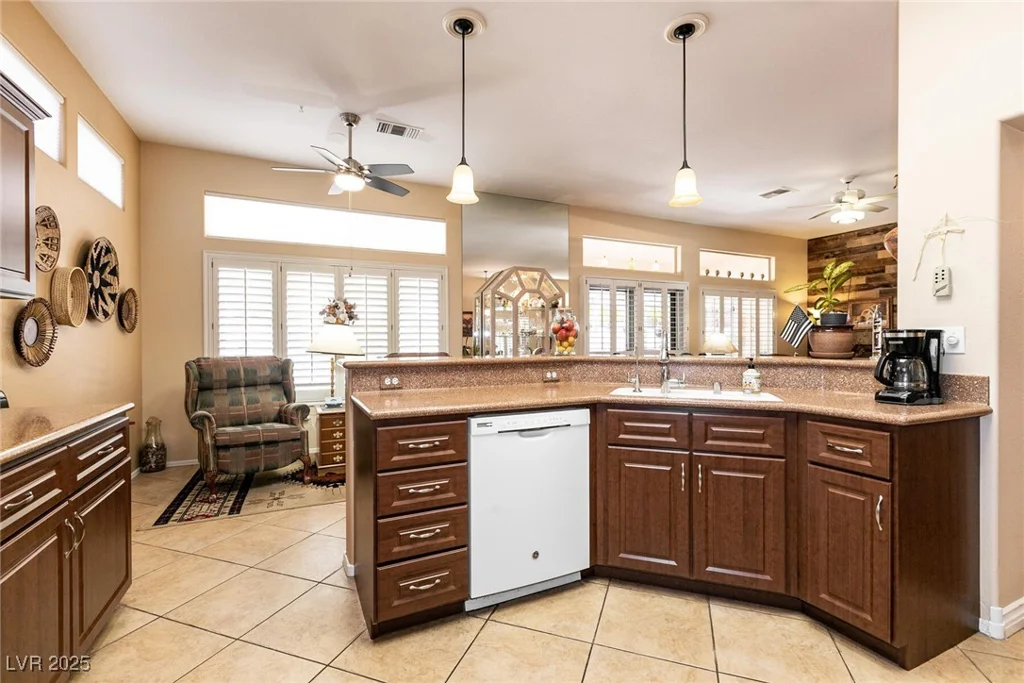 2521 Roseworthy, Las Vegas, NV 89134