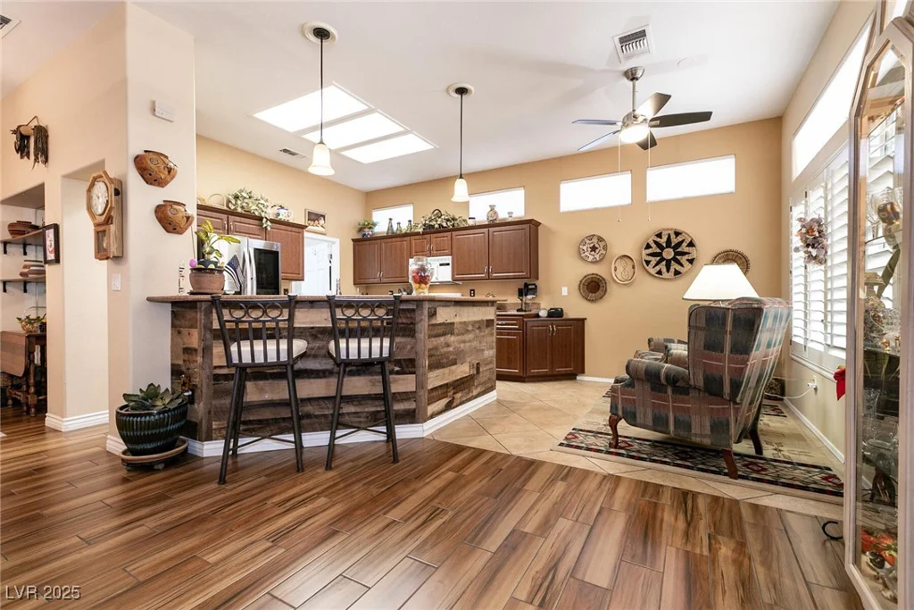 2521 Roseworthy, Las Vegas, NV 89134