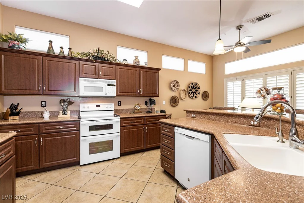 2521 Roseworthy, Las Vegas, NV 89134
