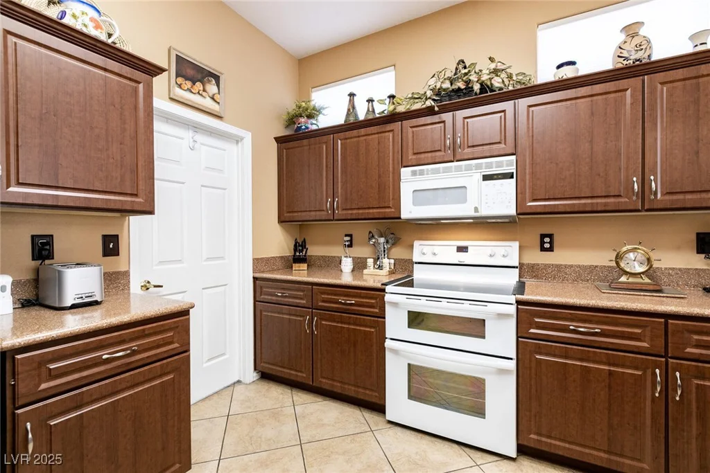 2521 Roseworthy, Las Vegas, NV 89134