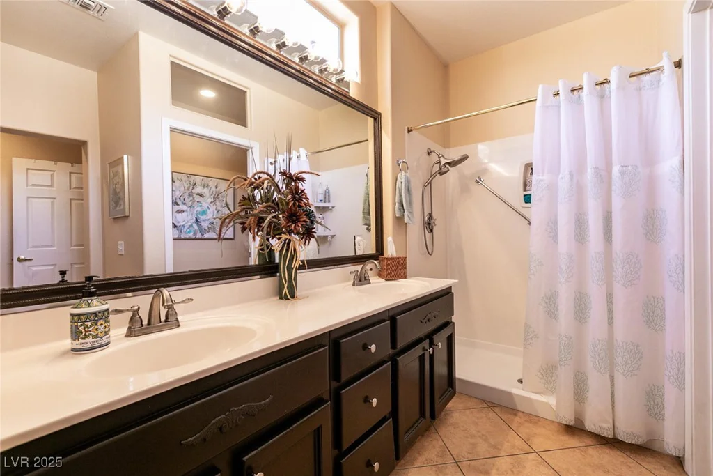 2521 Roseworthy, Las Vegas, NV 89134