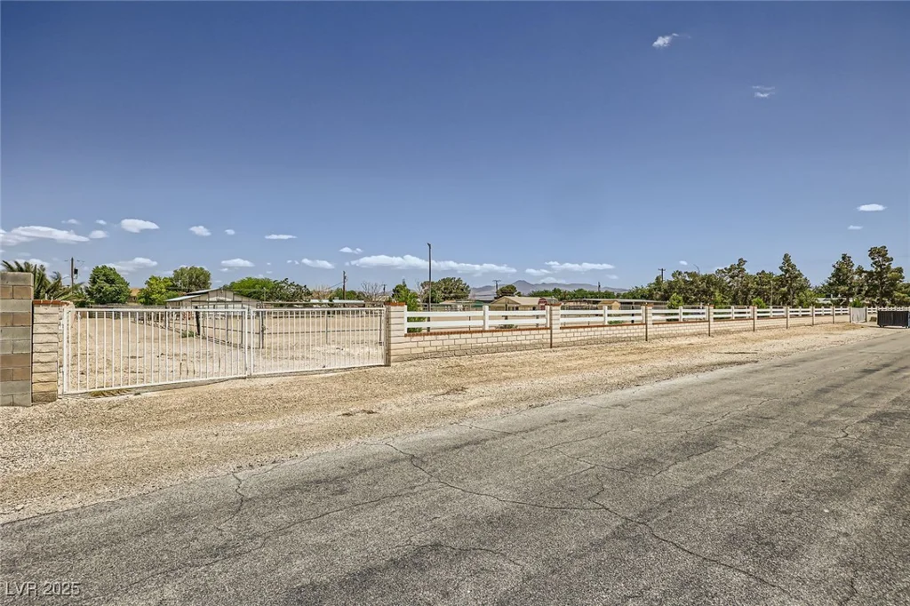 8440 La Cienega, Las Vegas, NV 89123