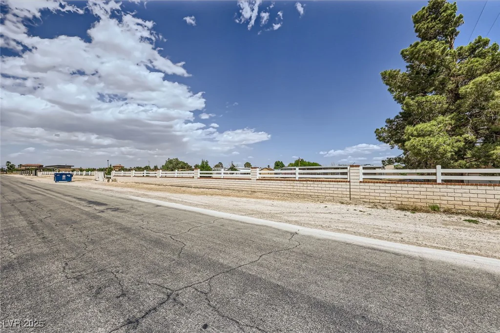 8440 La Cienega, Las Vegas, NV 89123