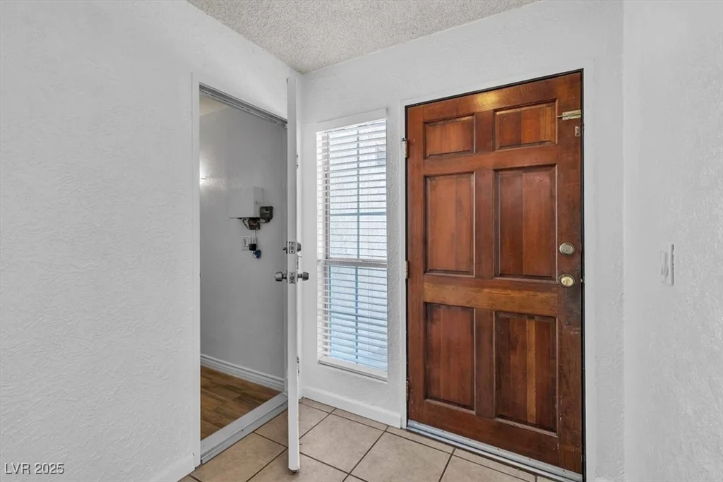 1158 Hacienda, Las Vegas, NV 89119