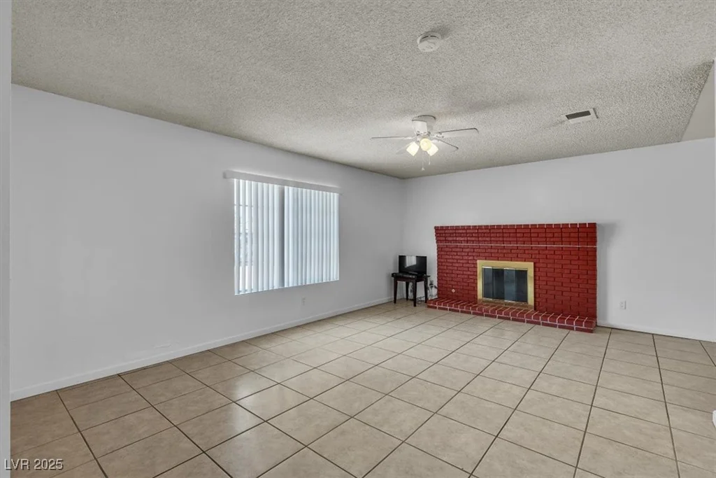 1158 Hacienda, Las Vegas, NV 89119