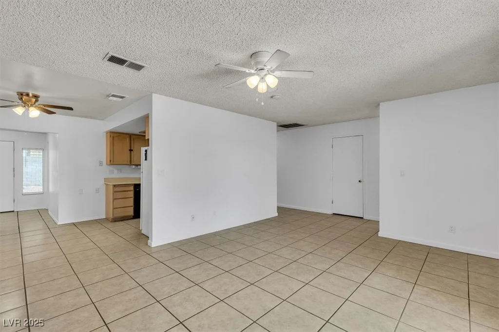 1158 Hacienda, Las Vegas, NV 89119