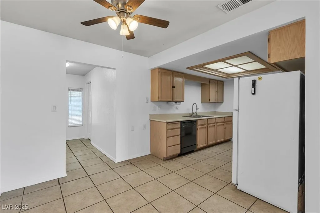 1158 Hacienda, Las Vegas, NV 89119