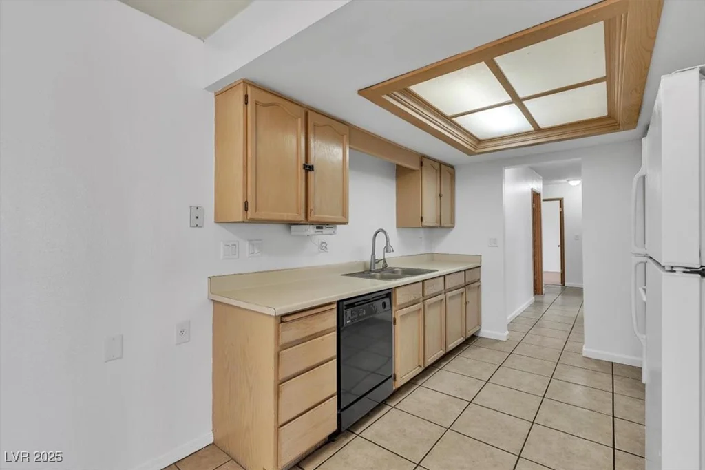1158 Hacienda, Las Vegas, NV 89119