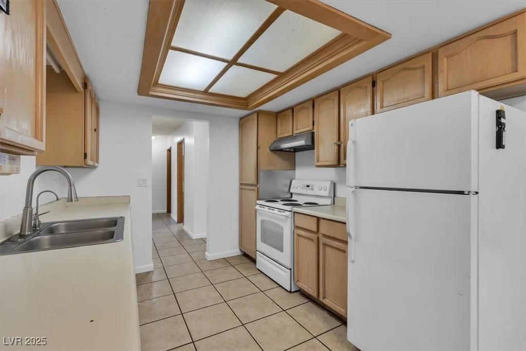 1158 Hacienda, Las Vegas, NV 89119