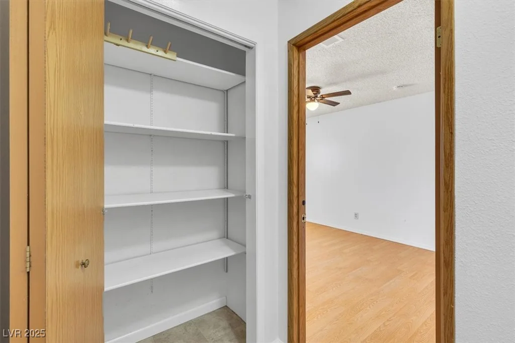 1158 Hacienda, Las Vegas, NV 89119