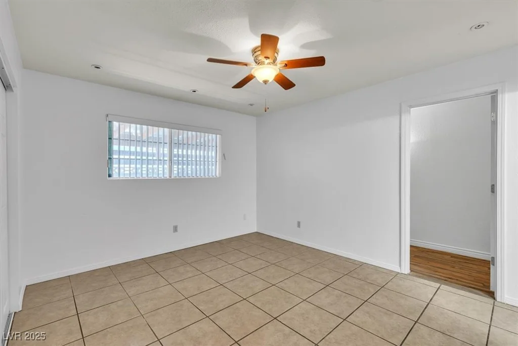1158 Hacienda, Las Vegas, NV 89119