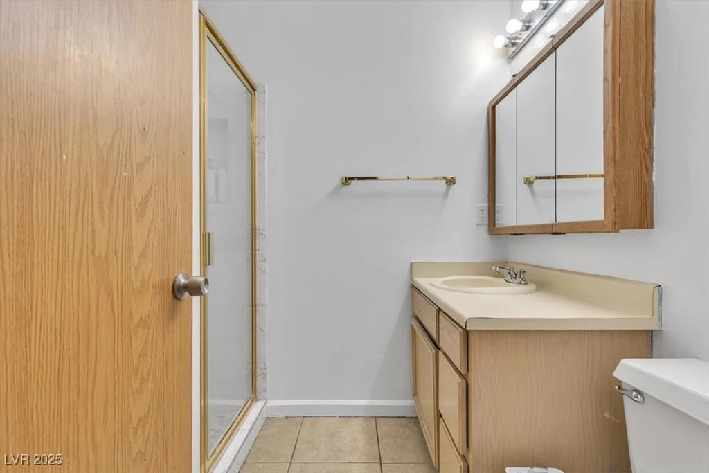 1158 Hacienda, Las Vegas, NV 89119