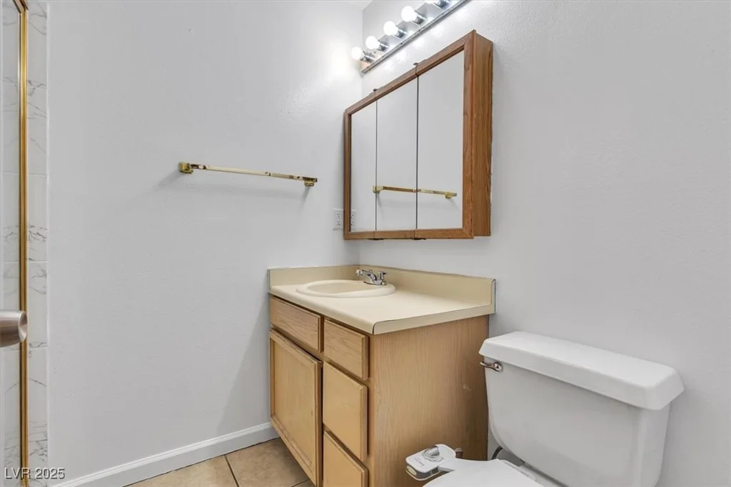 1158 Hacienda, Las Vegas, NV 89119