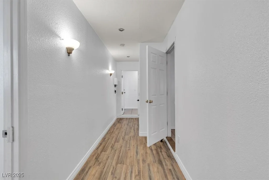 1158 Hacienda, Las Vegas, NV 89119