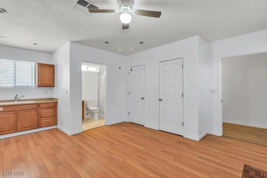 1158 Hacienda, Las Vegas, NV 89119
