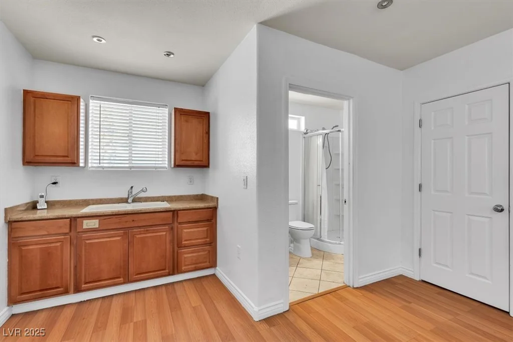 1158 Hacienda, Las Vegas, NV 89119