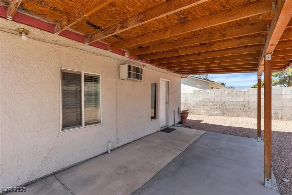 1158 Hacienda, Las Vegas, NV 89119