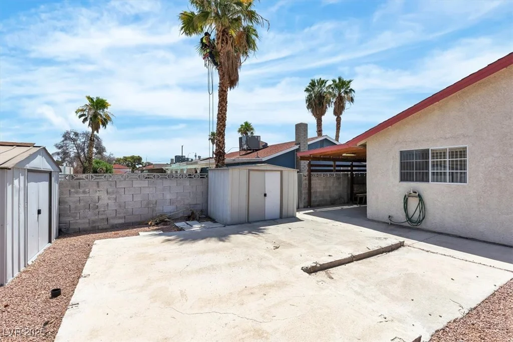 1158 Hacienda, Las Vegas, NV 89119