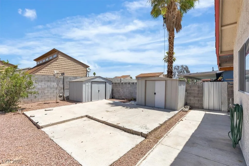 1158 Hacienda, Las Vegas, NV 89119
