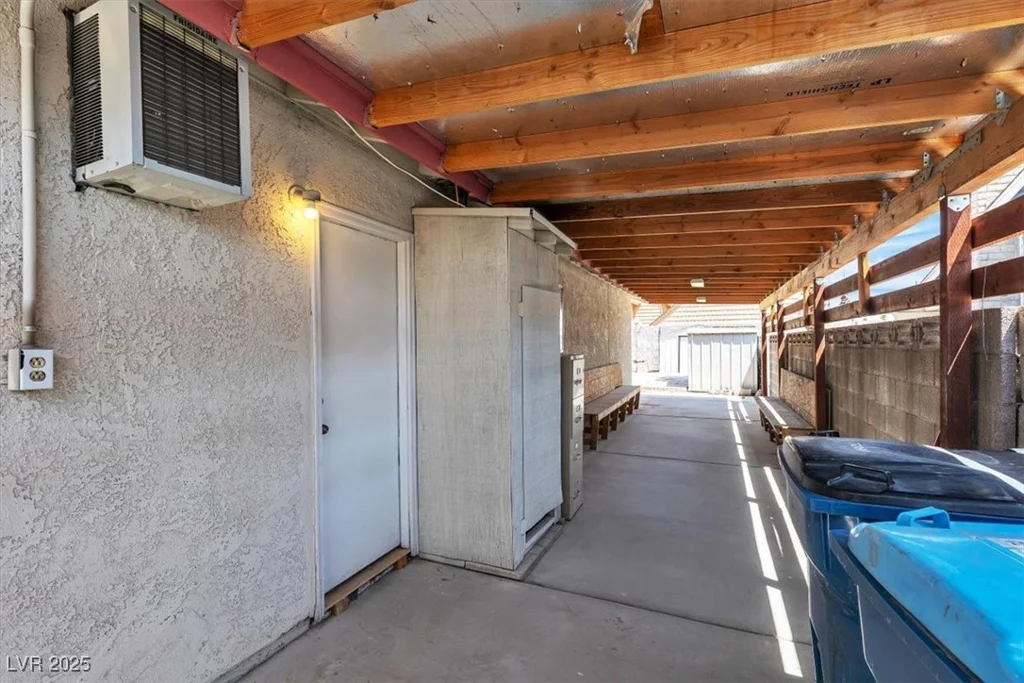 1158 Hacienda, Las Vegas, NV 89119