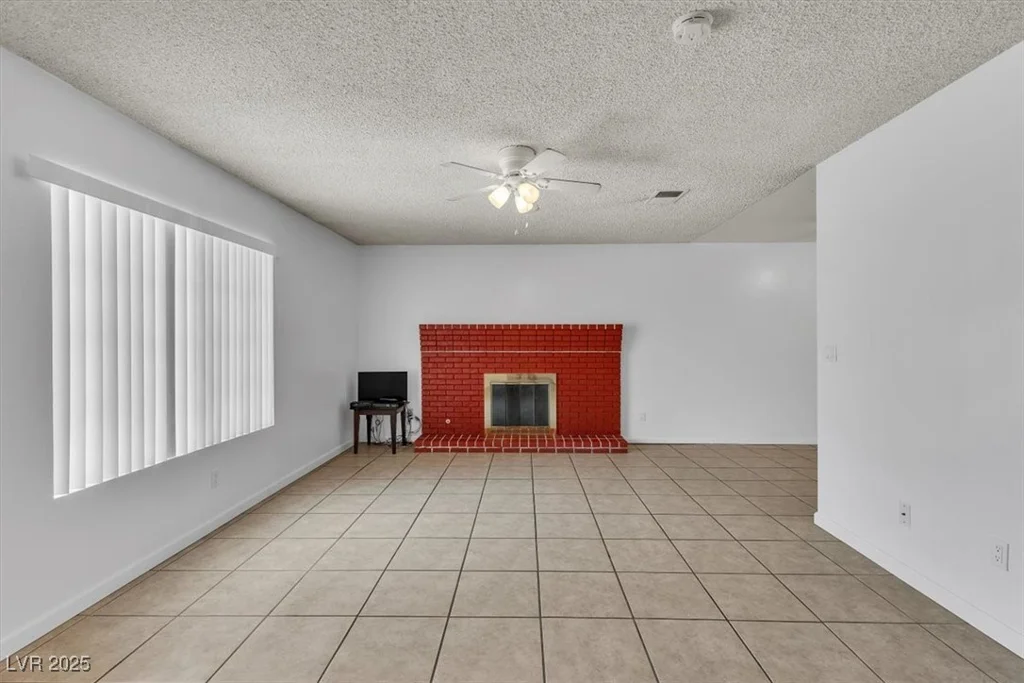 1158 Hacienda, Las Vegas, NV 89119