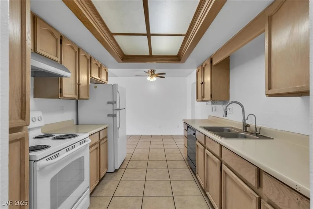 1158 Hacienda, Las Vegas, NV 89119