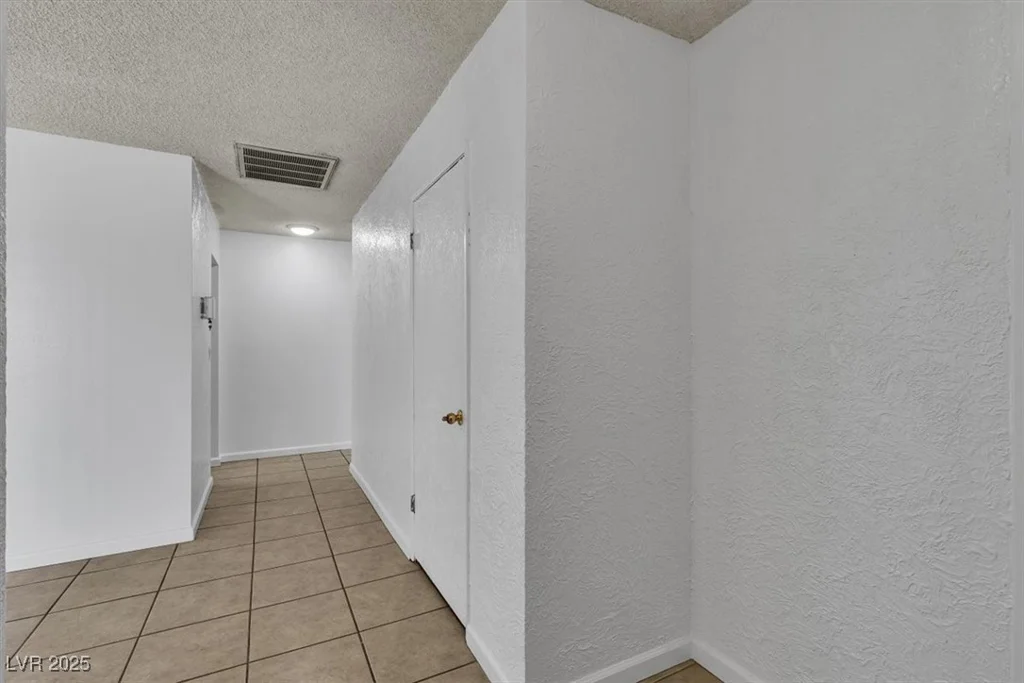 1158 Hacienda, Las Vegas, NV 89119
