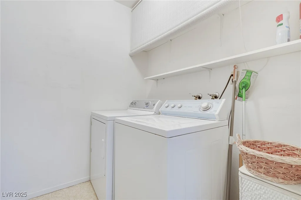 3553 Kensbrook, Las Vegas, NV 89121