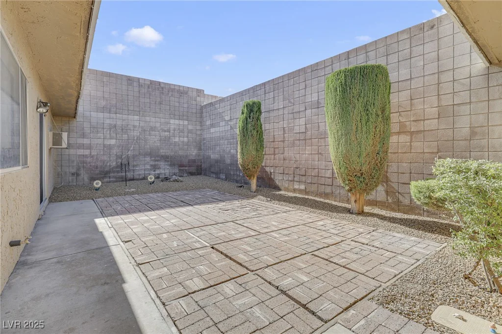 3553 Kensbrook, Las Vegas, NV 89121