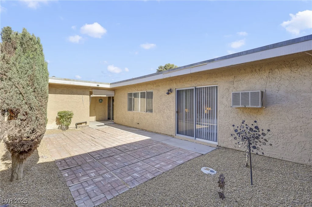 3553 Kensbrook, Las Vegas, NV 89121
