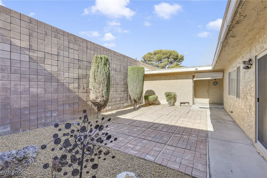 3553 Kensbrook, Las Vegas, NV 89121