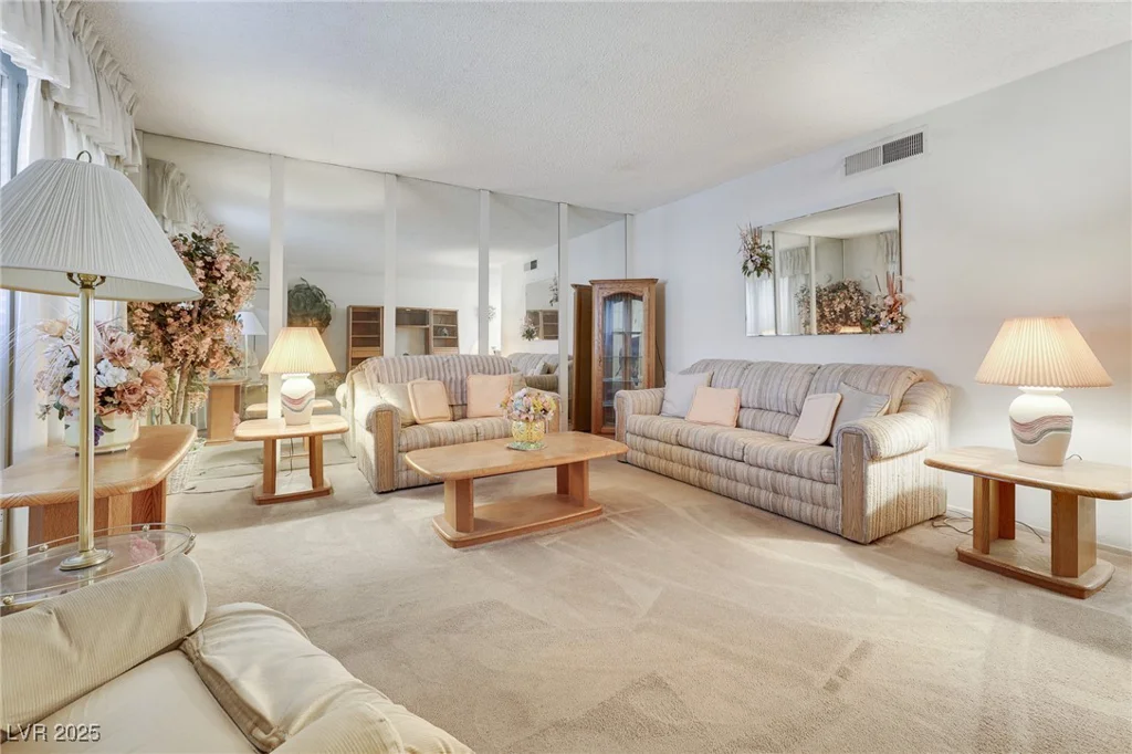 3553 Kensbrook, Las Vegas, NV 89121