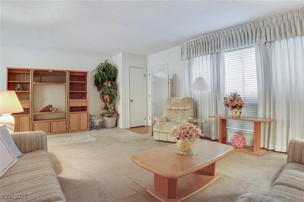 3553 Kensbrook, Las Vegas, NV 89121