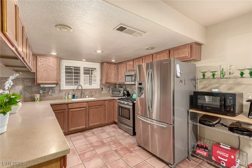 307 Oak Canyon, Henderson, NV 89015