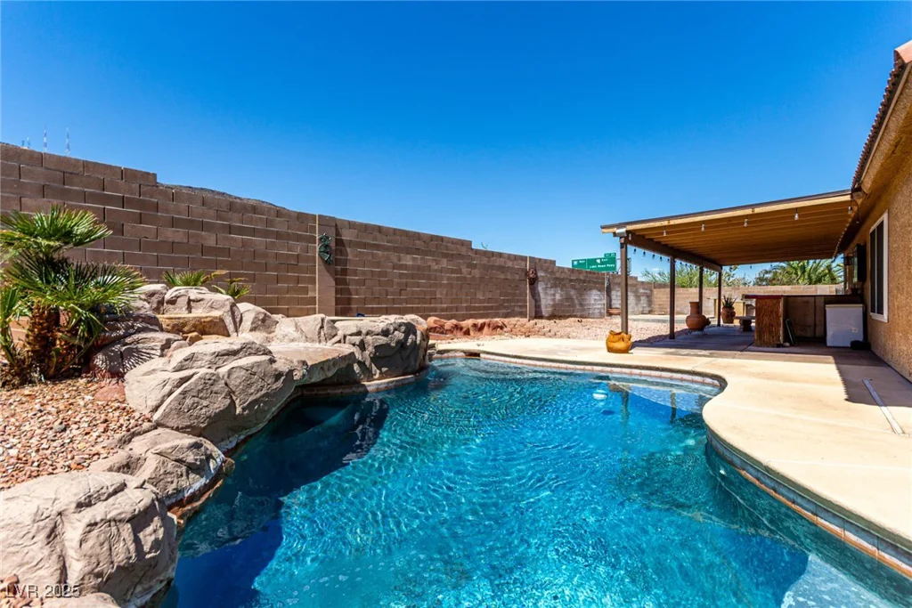 307 Oak Canyon, Henderson, NV 89015