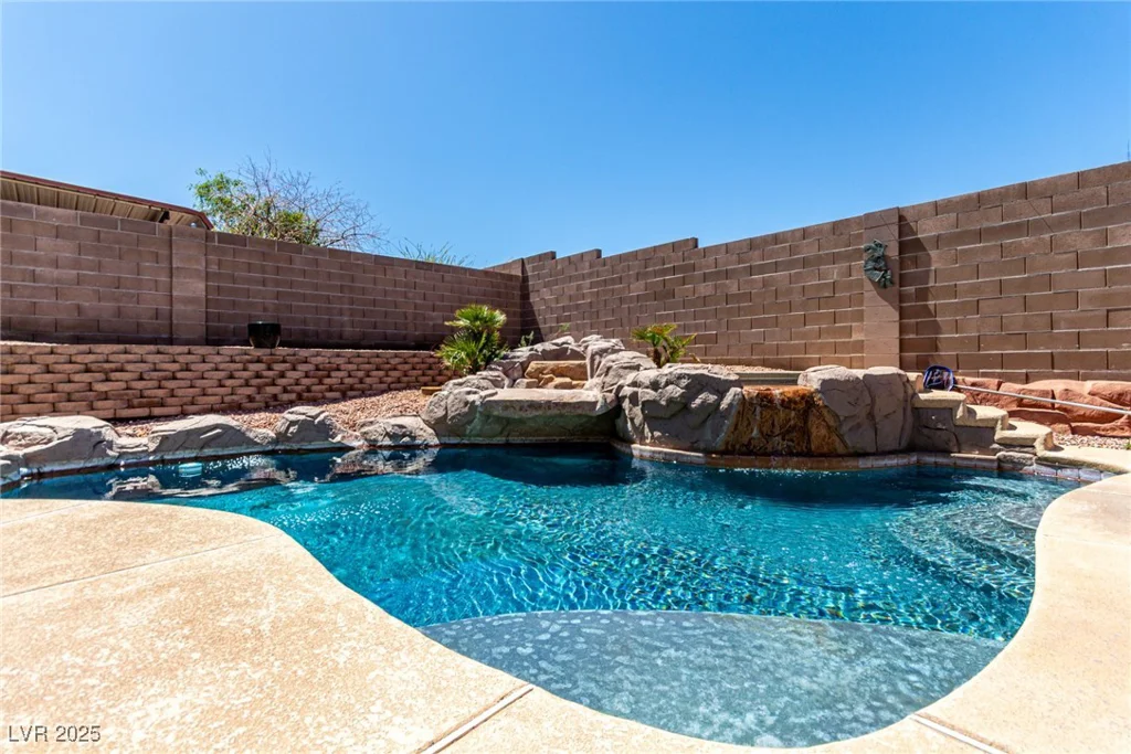 307 Oak Canyon, Henderson, NV 89015