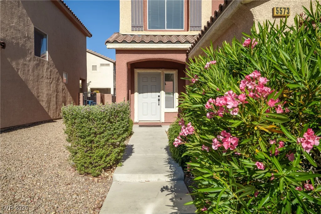 5573 La Perla, Las Vegas, NV 89122