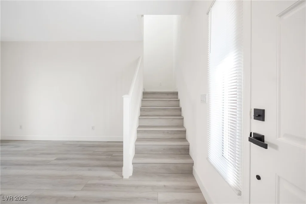 5573 La Perla, Las Vegas, NV 89122
