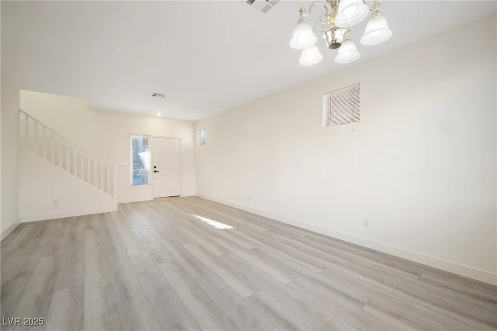 5573 La Perla, Las Vegas, NV 89122