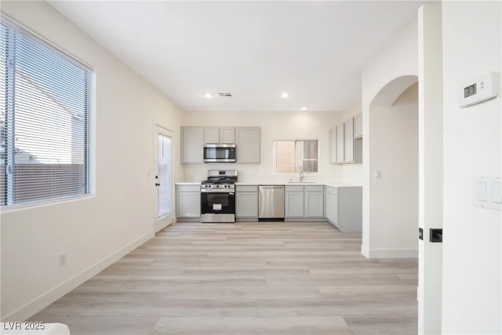 5573 La Perla, Las Vegas, NV 89122