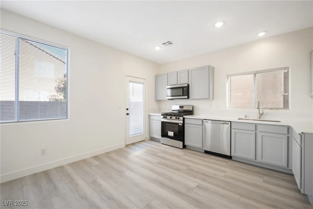 5573 La Perla, Las Vegas, NV 89122
