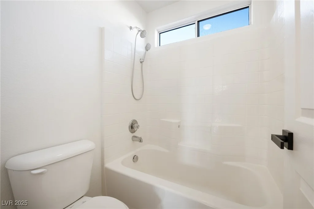 5573 La Perla, Las Vegas, NV 89122