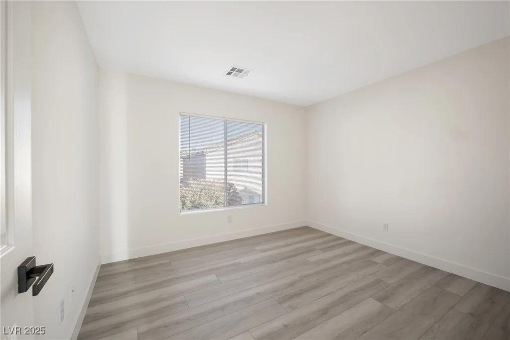 5573 La Perla, Las Vegas, NV 89122